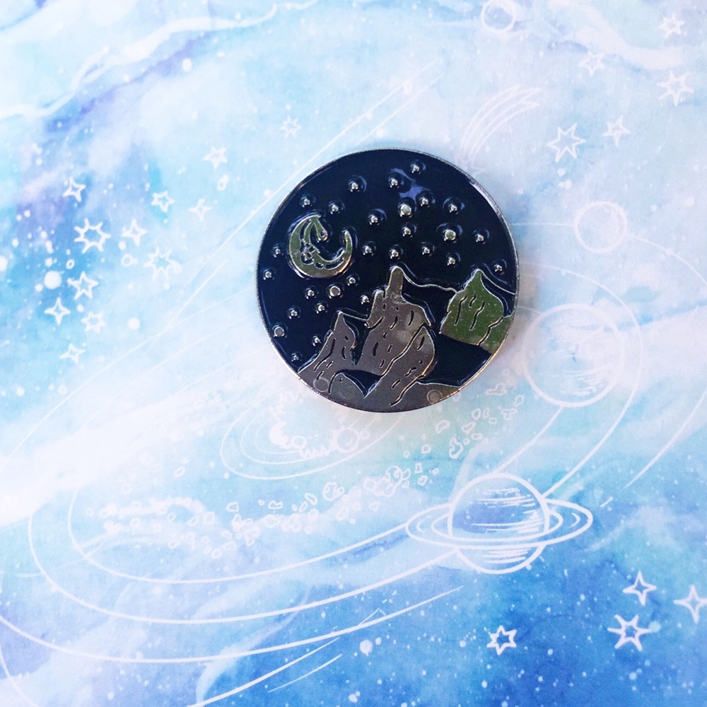 ✨ Mountain Pin ✨